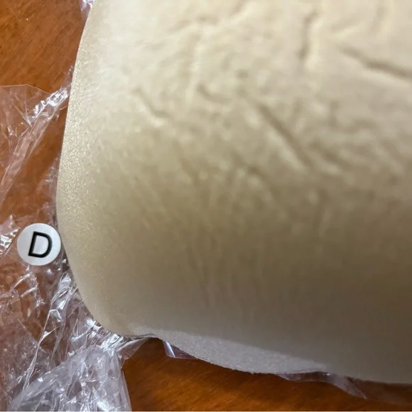 Seamless Lace-Up Strapless Bra in Beige - Picture 2 of 2